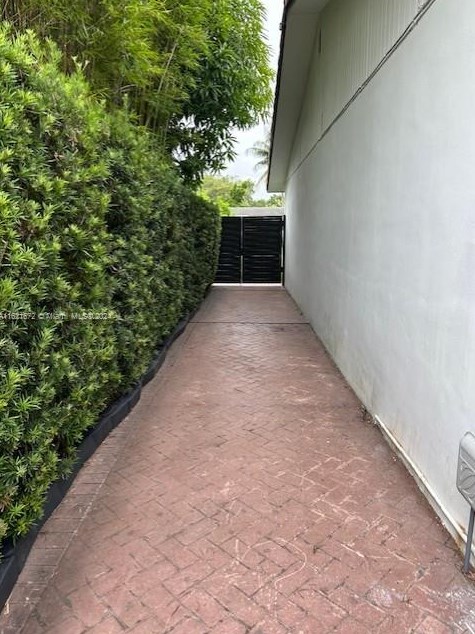 12721 Sw 75th St #unit 1, Miami, FL 33183