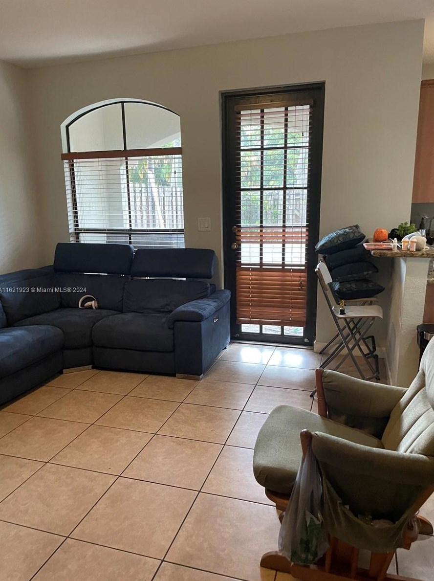 10273 Nw 32nd Terrace #10273, Miami, FL 33172