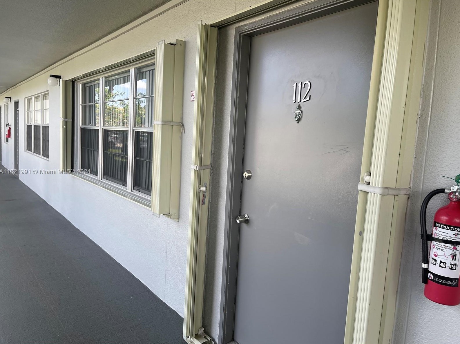 300 Sw 134th Way #112e, Hollywood, FL 33027