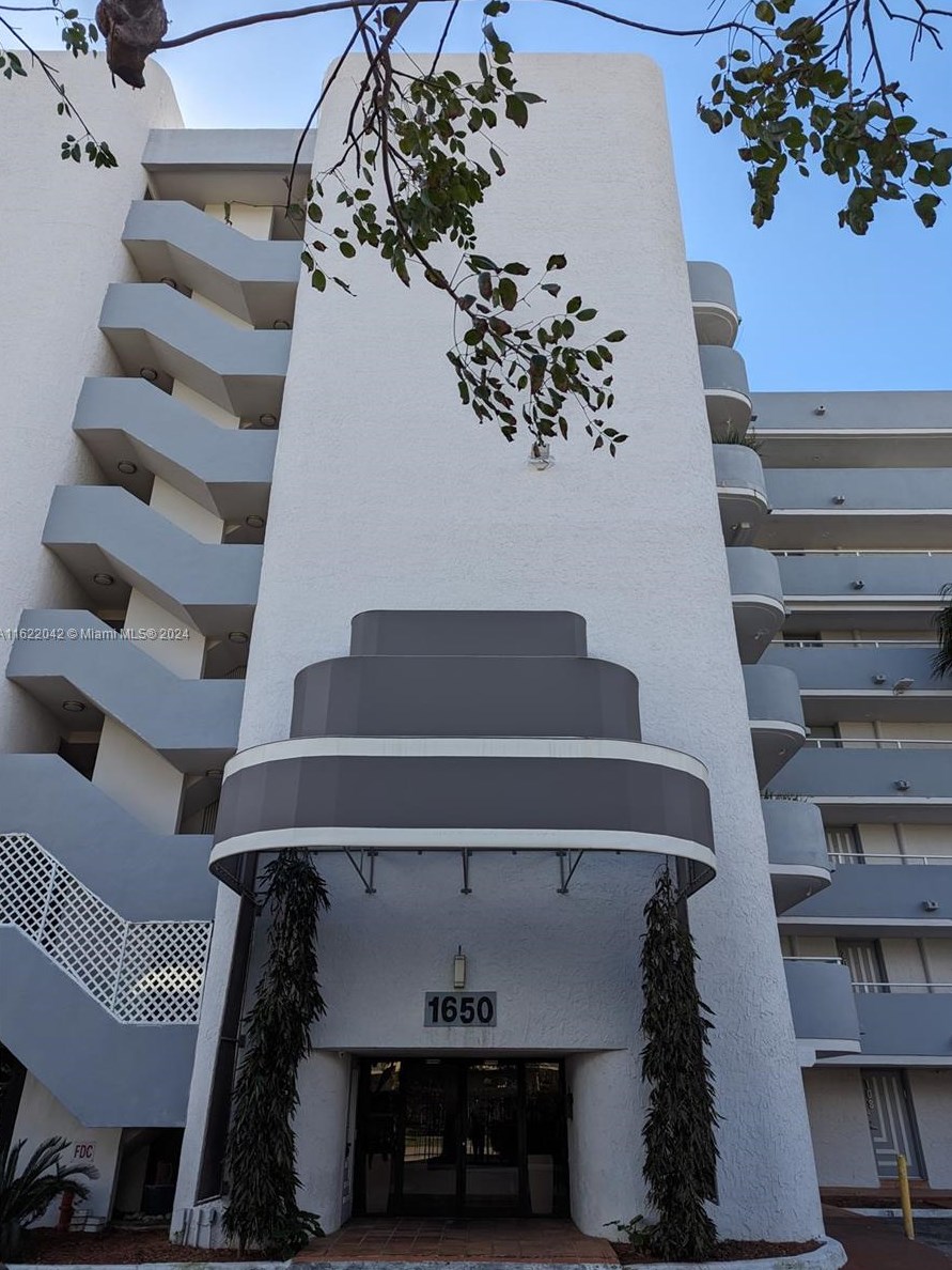 1650 Ne 115th St #311, Miami, FL 33181