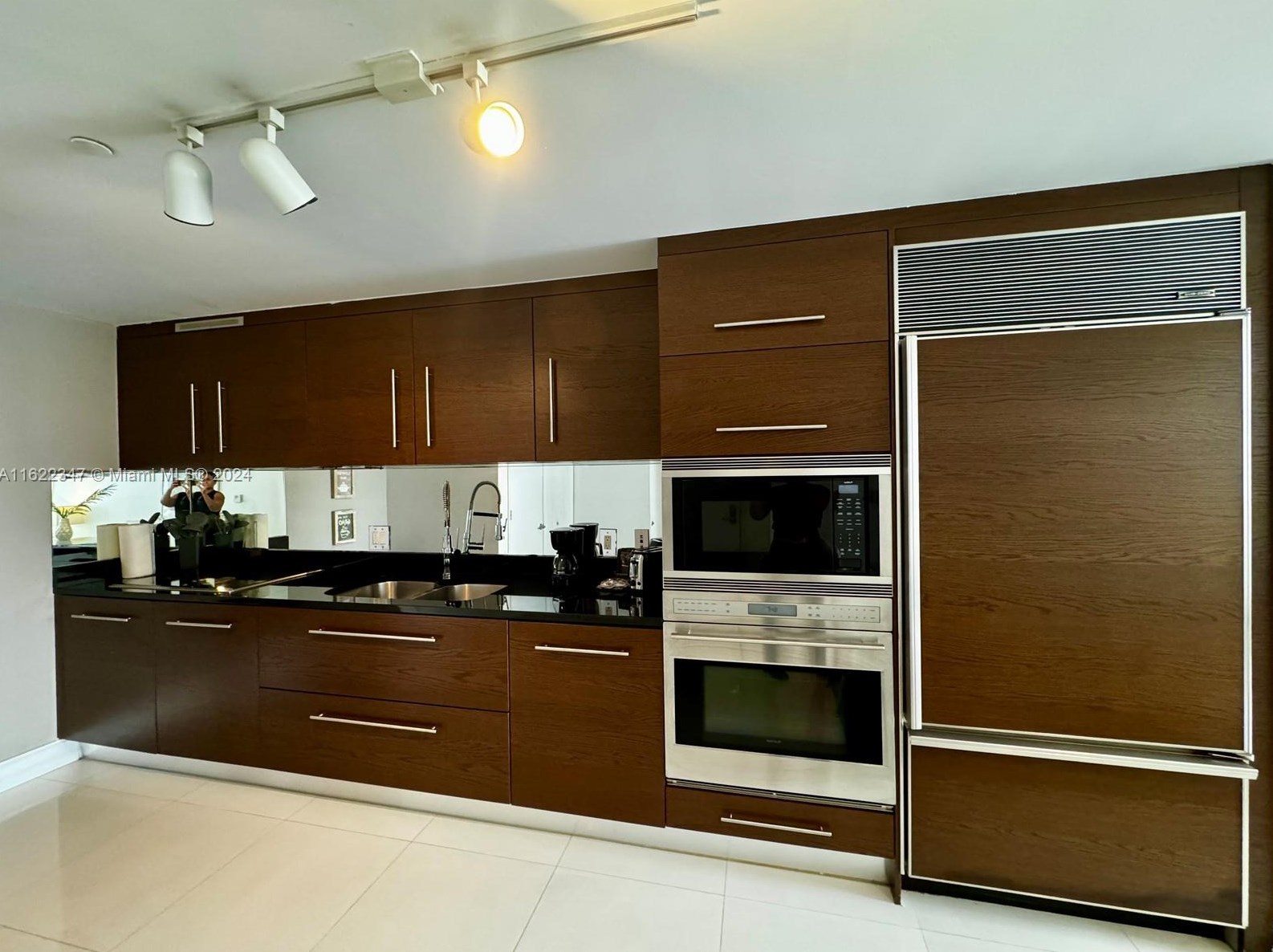 485 Brickell Ave #2011, Miami, FL 33131