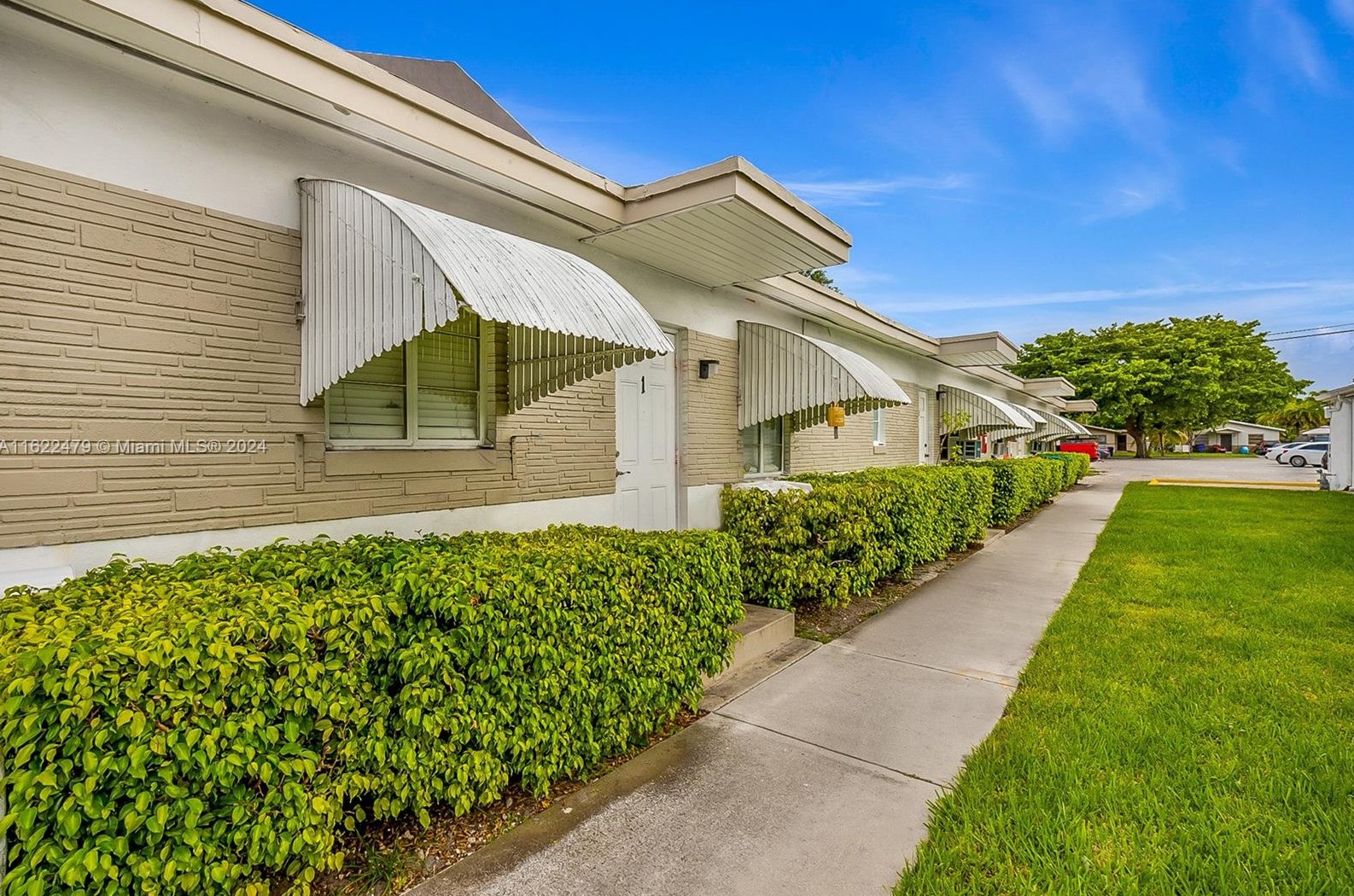5719 Johnson St, Hollywood, FL 33021-5633