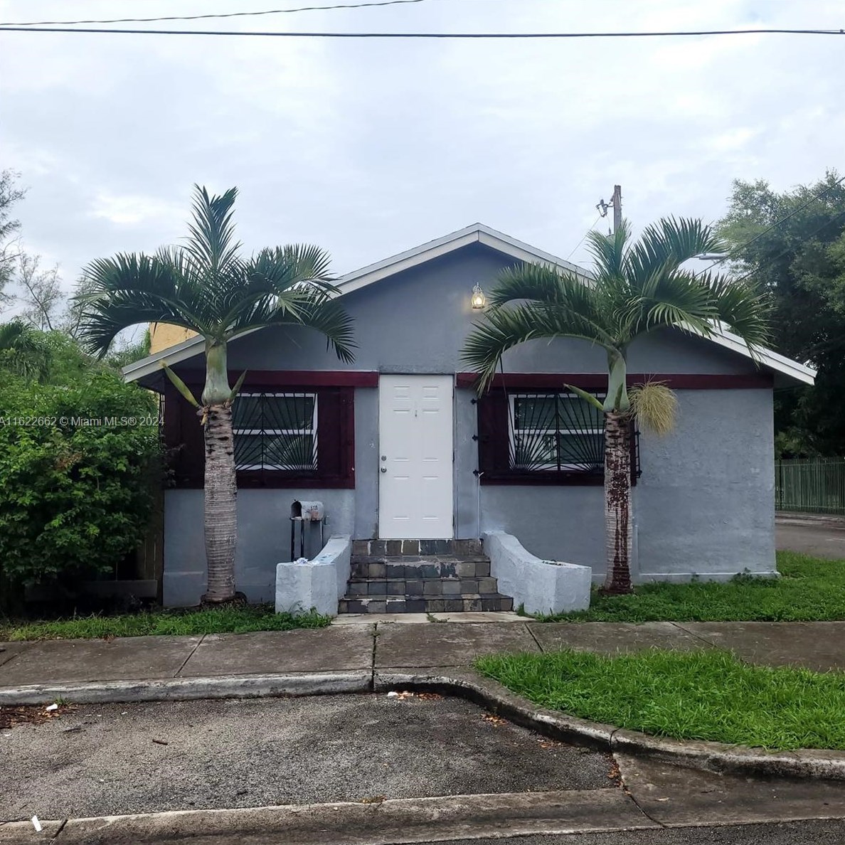 5720 Ne Miami Pl, Miami, FL 33137