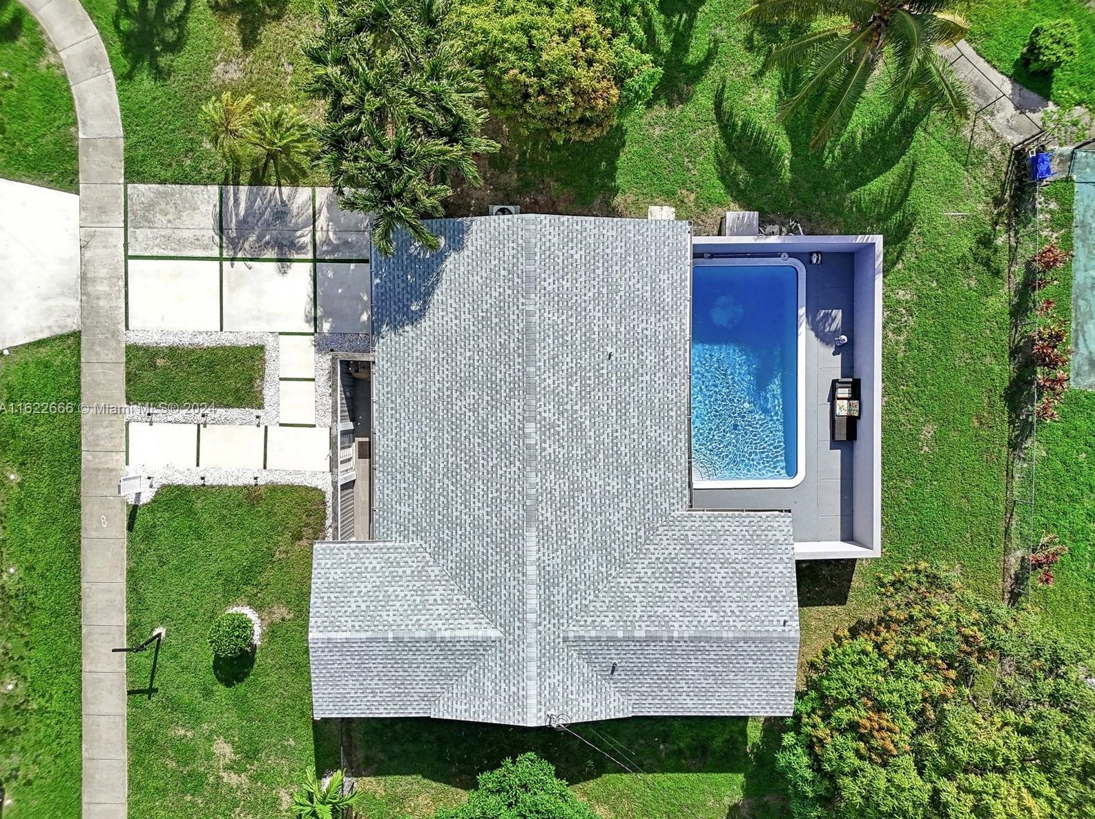 10475 152nd St, Miami FL  33157-1420 exterior