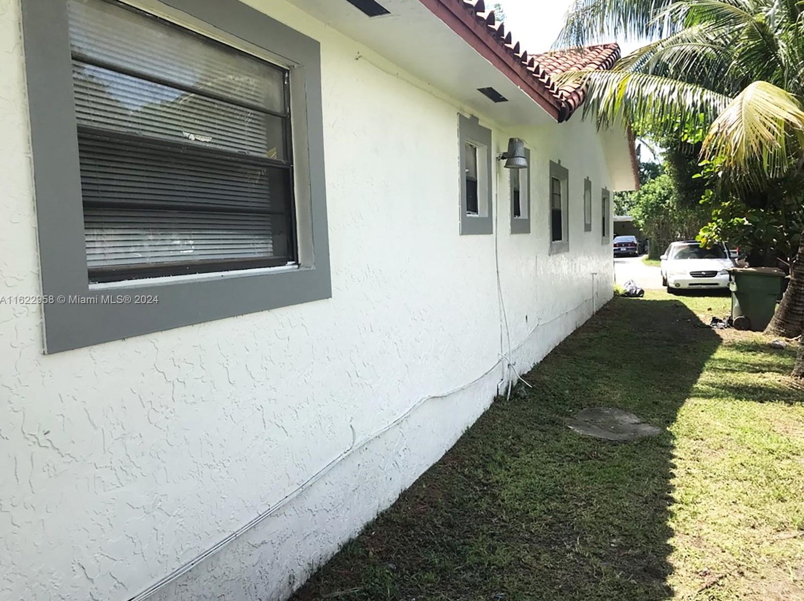 401 141st St, Miami, FL 33161-3126
