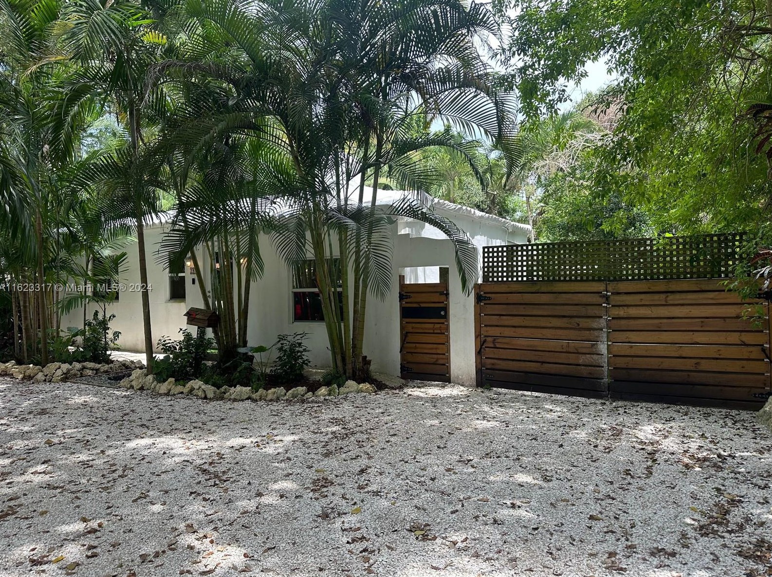 298 Ne 87th St, Miami, FL 33138