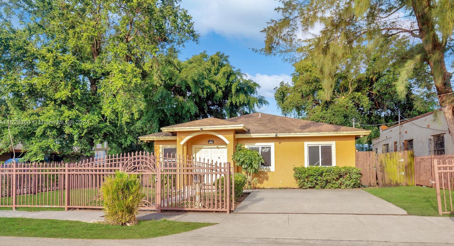 6949 Nw 6th Ct, Miami, FL 33150
