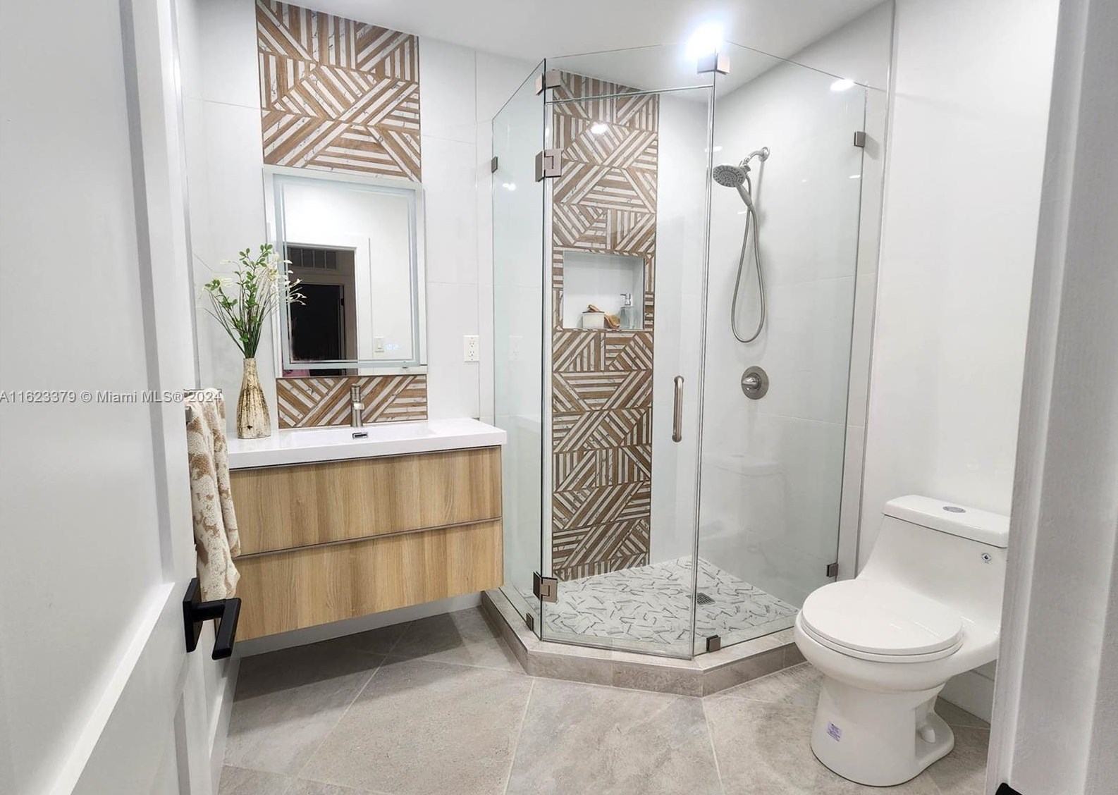 64 Corydon Dr, Miami FL  33166-5051 exterior