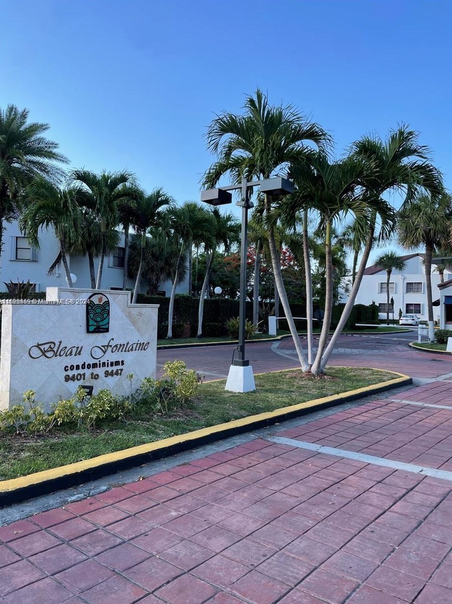 9423 Fontainebleau Blvd, Miami, FL 33172-7508