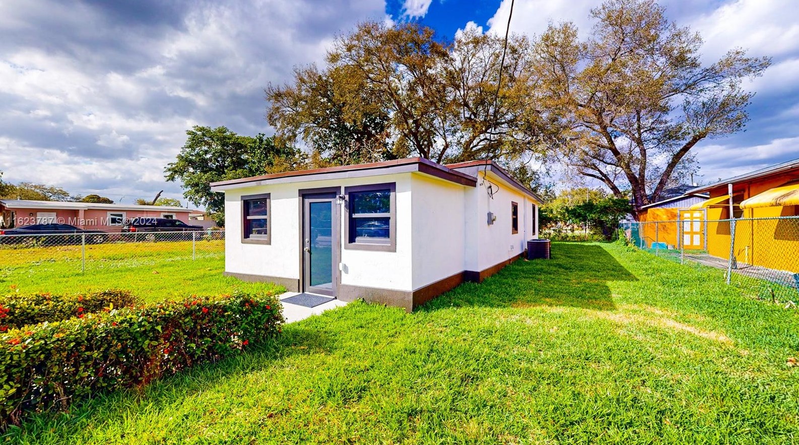 2013 153rd St, Miami FL  33054-2810 exterior