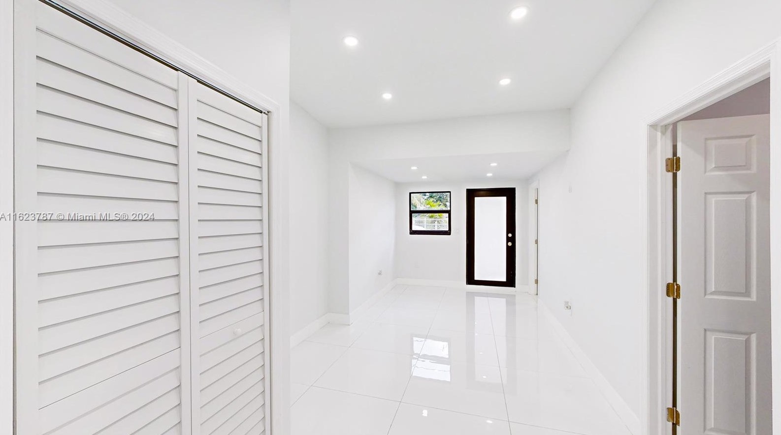 2013 153rd St, Miami FL  33054-2810 exterior