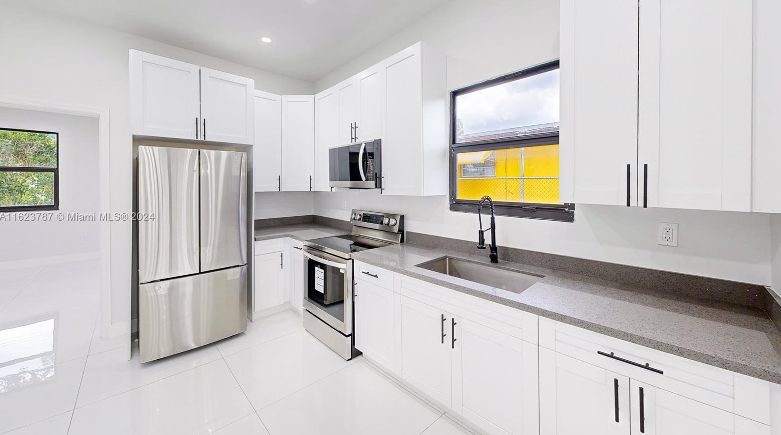 2013 153rd St, Miami FL  33054-2810 exterior