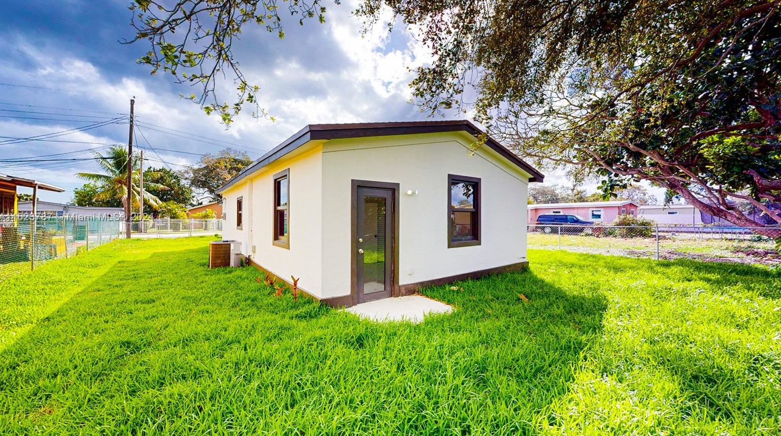 2013 153rd St, Miami FL  33054-2810 exterior