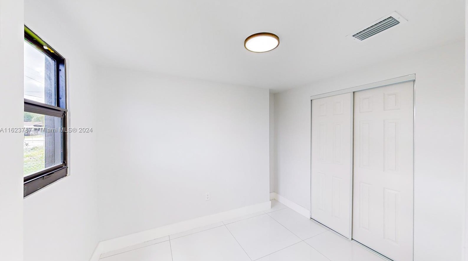 2013 153rd St, Miami FL  33054-2810 exterior