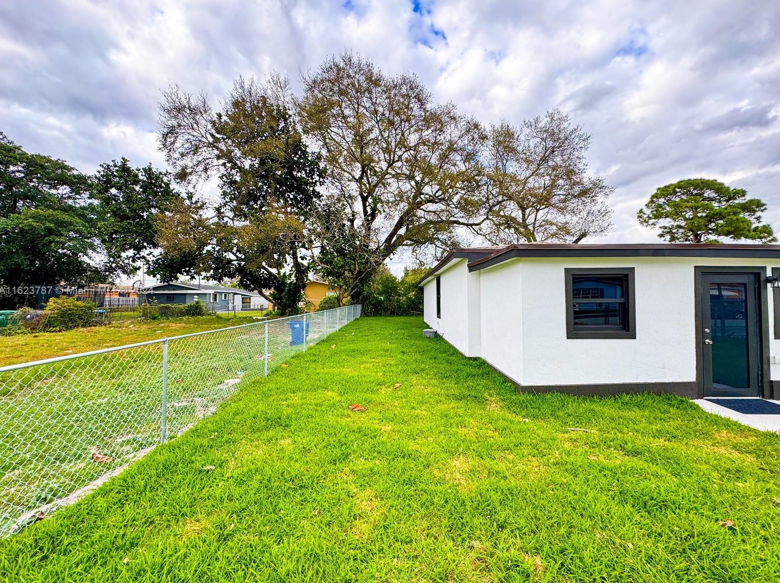 2013 153rd St, Miami FL  33054-2810 exterior