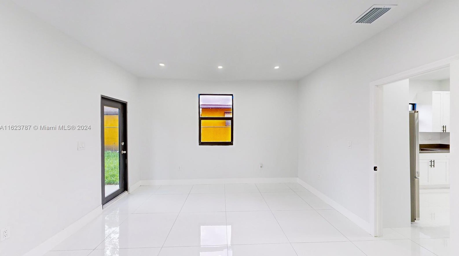 2013 153rd St, Miami FL  33054-2810 exterior