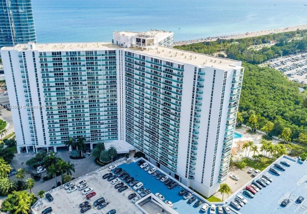 100 Bayview Dr Apt 2103, Miami, FL 33160