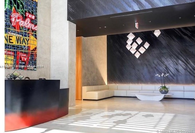 151 1st St, Miami FL 33132-2501 exterior