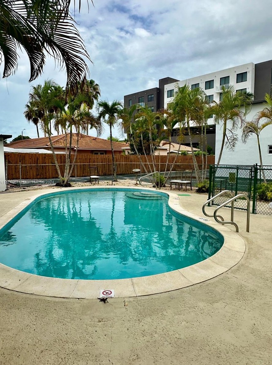 3170 Sw 16th St #3, Miami, FL 33145