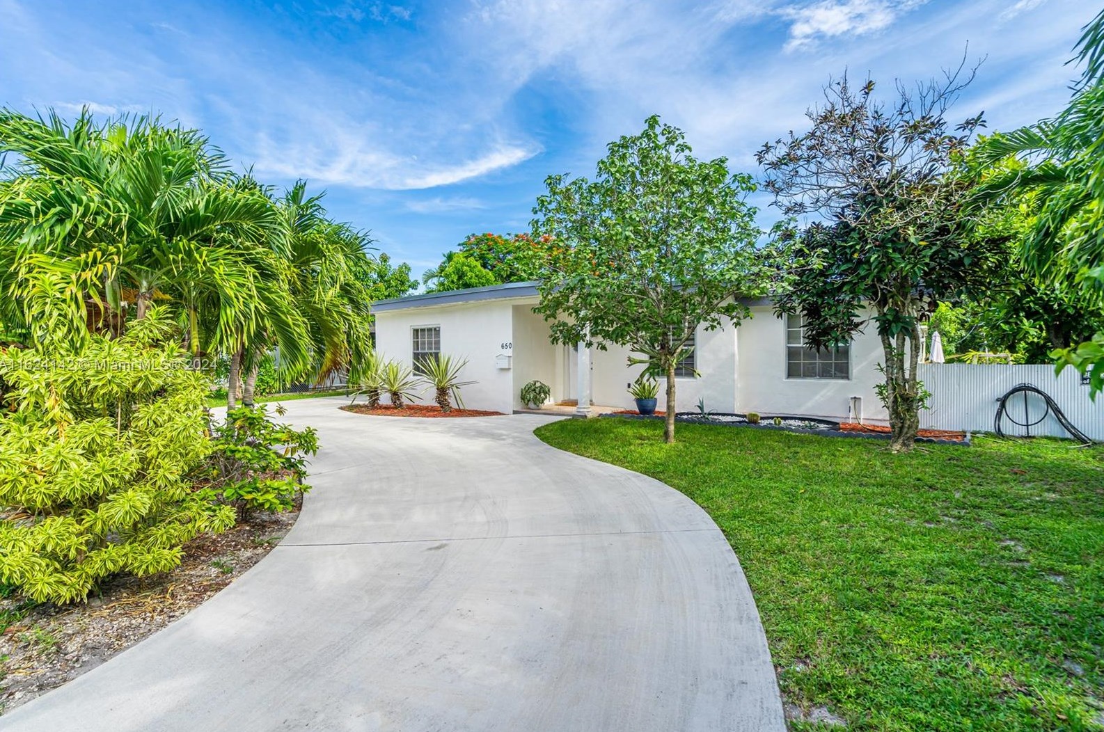 650 143rd St, Miami, FL 33161-2911
