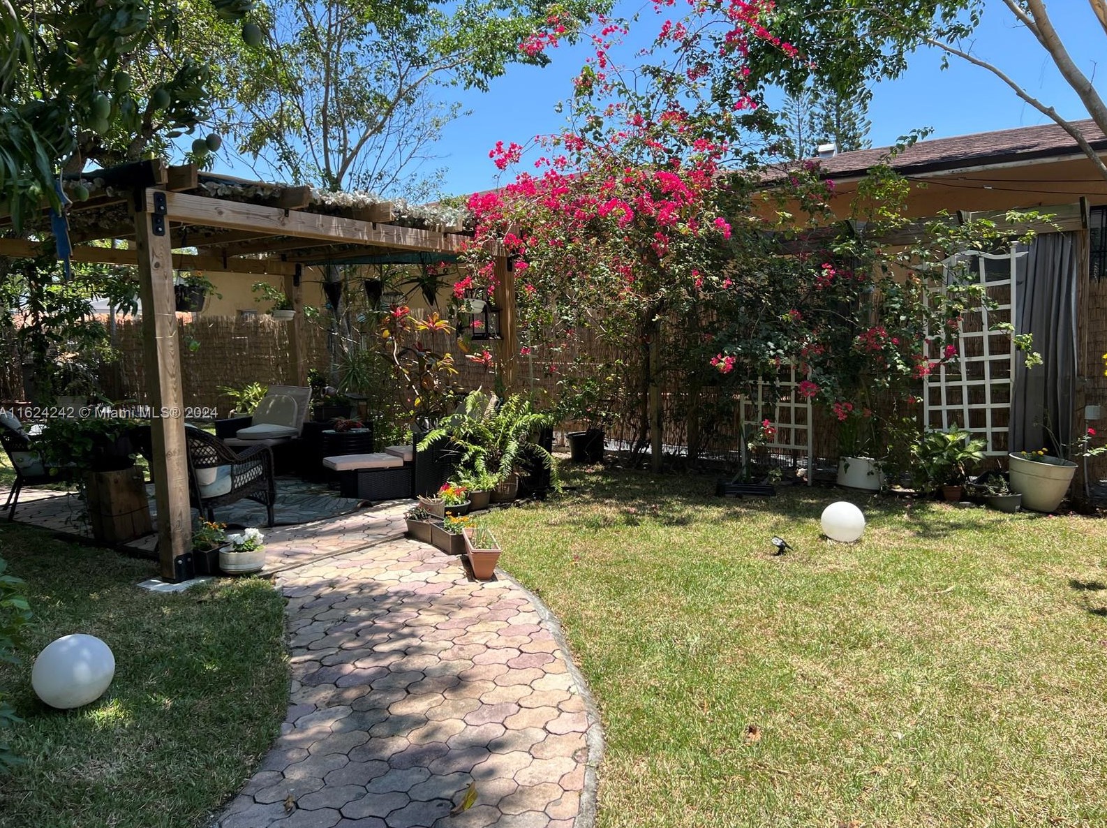 3044 15 St, Miami FL 33125-1924 exterior