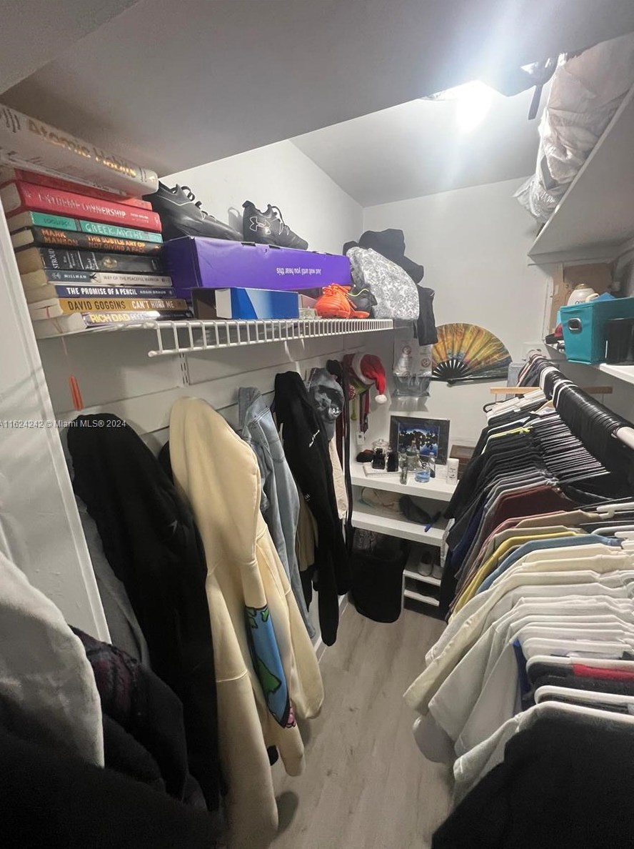 3044 15 St, Miami FL 33125-1924 exterior