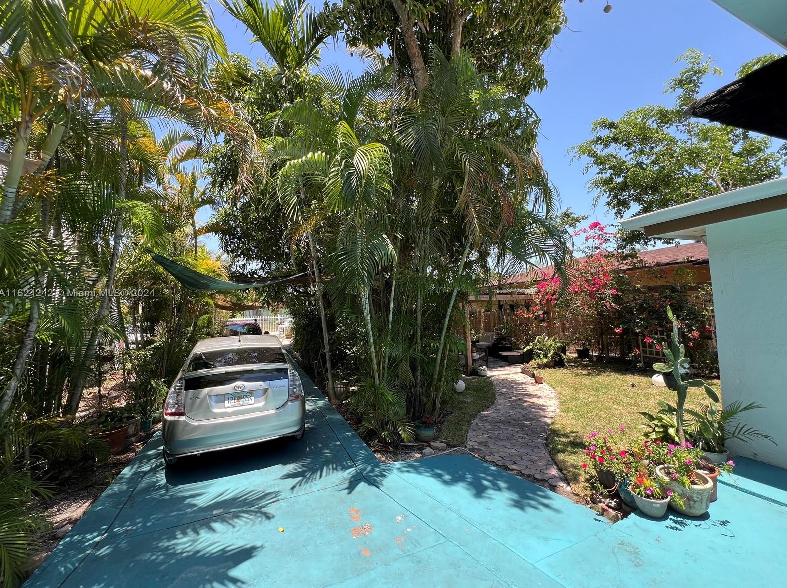 3044 15 St, Miami FL 33125-1924 exterior