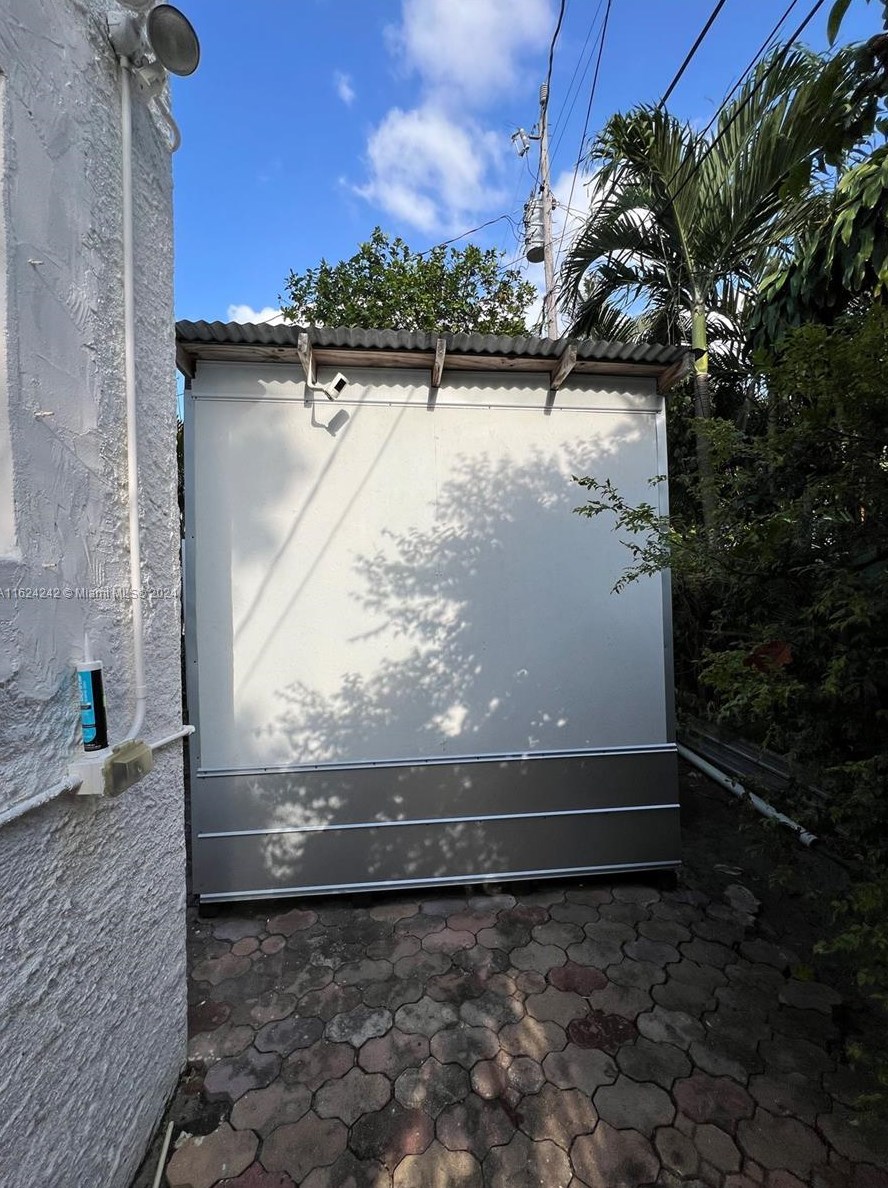 3044 15 St, Miami FL 33125-1924 exterior