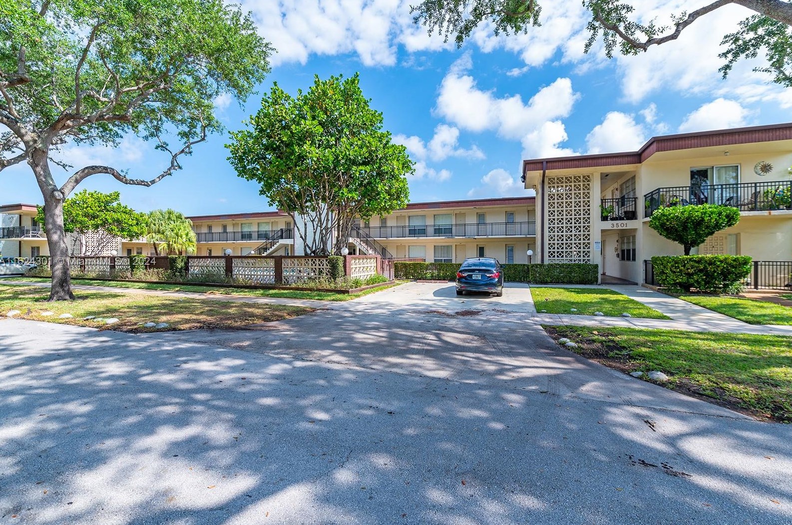 3501 Tyler St #100, Hollywood, FL 33021