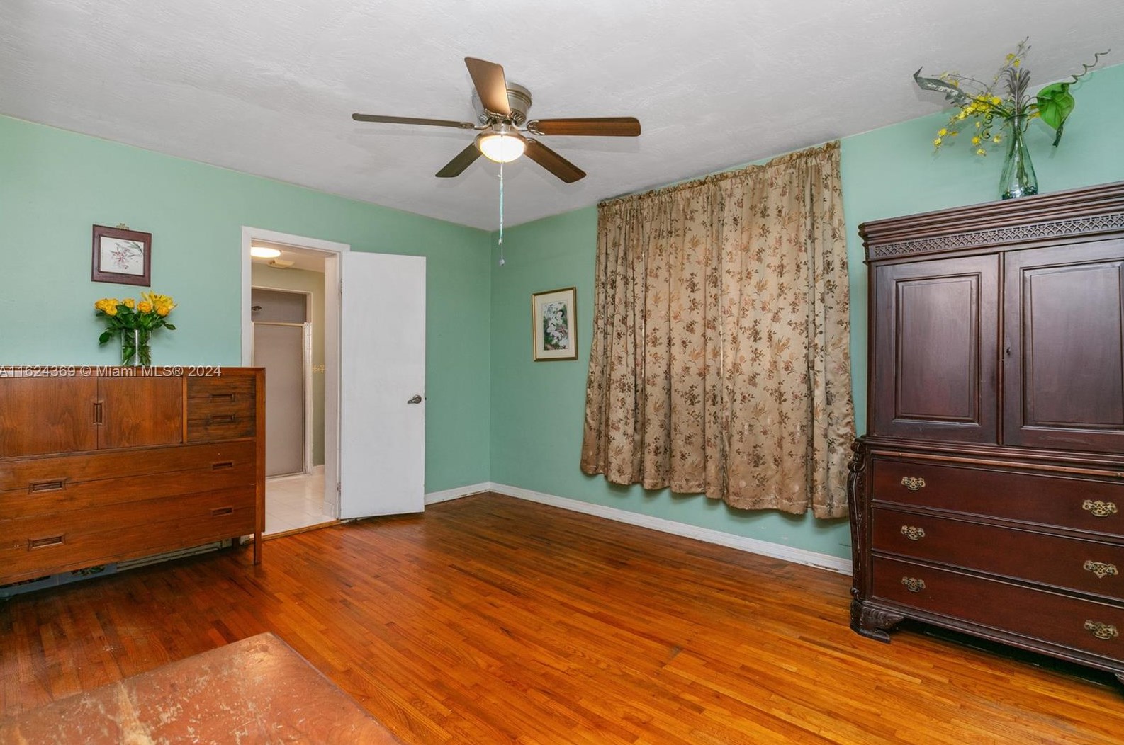 6852 Sw 9th St, Hollywood, FL 33023