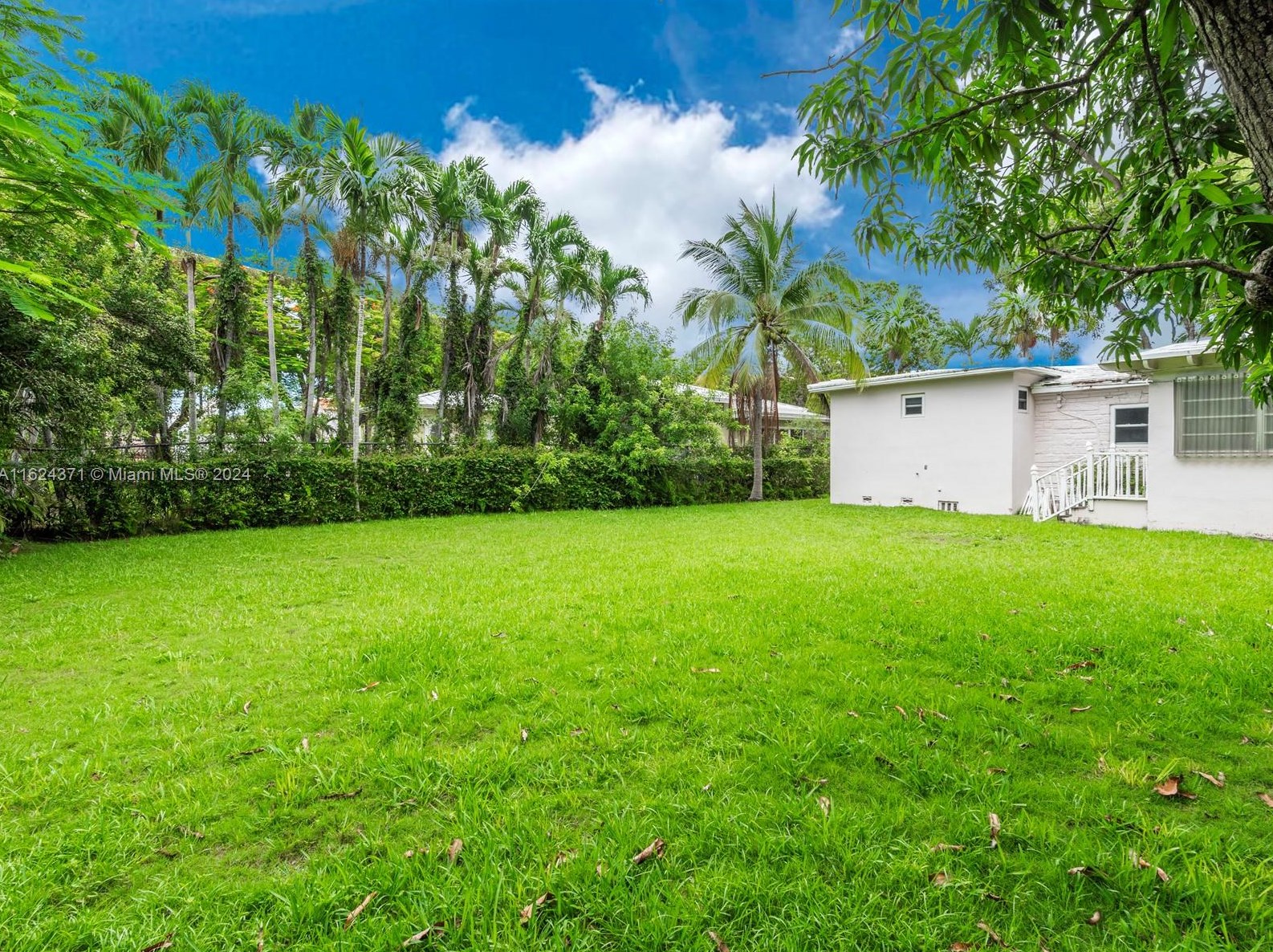 820 26th Rd, Miami, FL 33129-2235