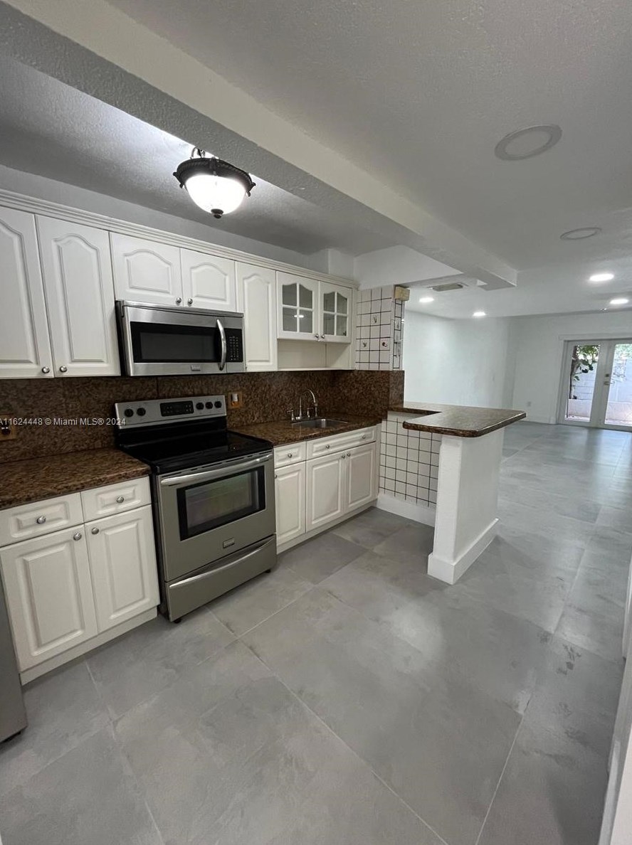 2330 W 60th St #12-f, Hialeah, FL 33016