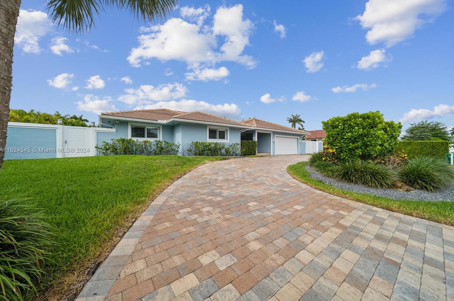 10390 56th Ter, Miami, FL 33173-2801