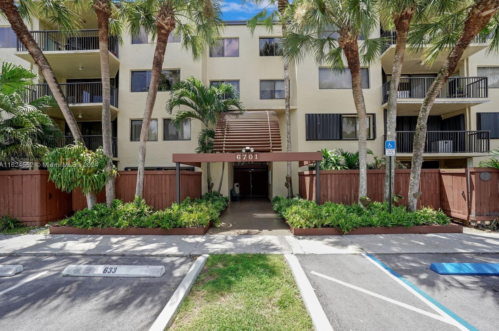 6701 Sw 116th Ct #303, Miami, FL 33173