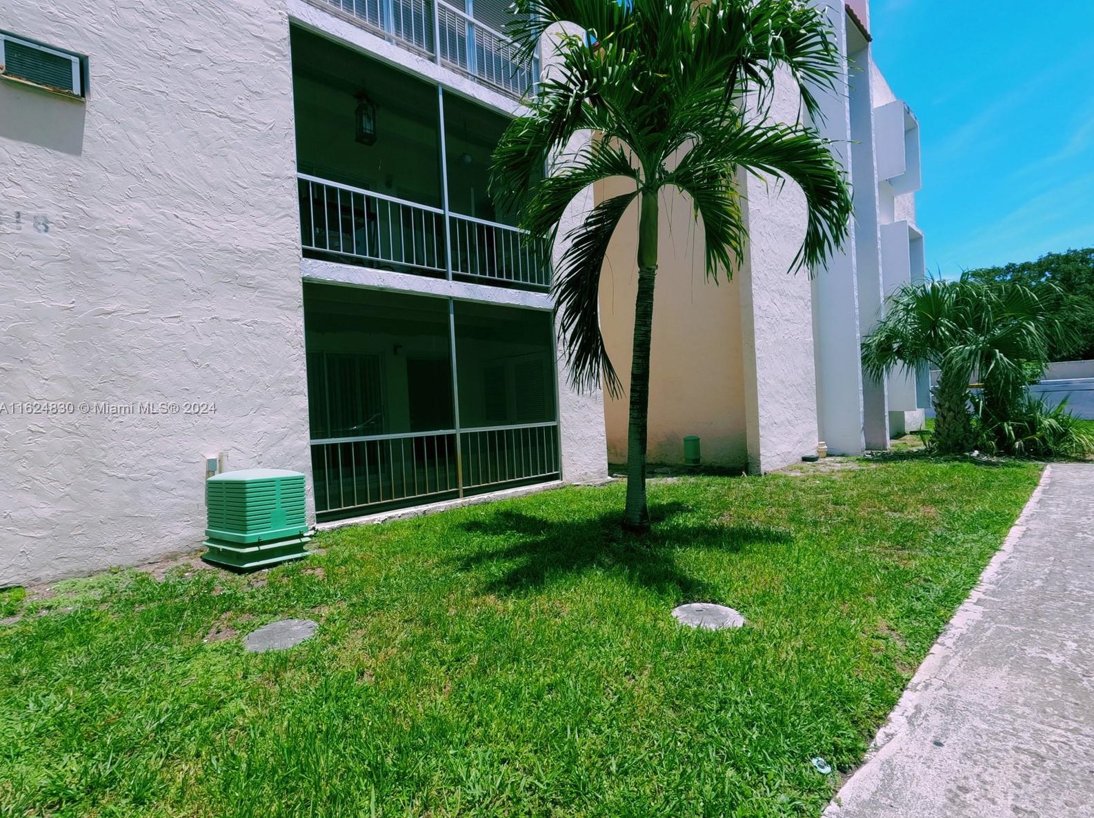 618 Nw 13th St Apt 14, Boca Raton, FL 33486