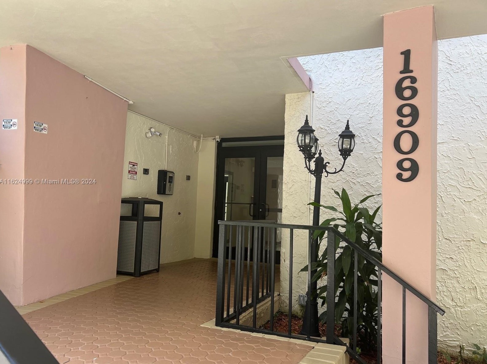 16909 N Bay Rd #419, Miami Beach, FL 33160