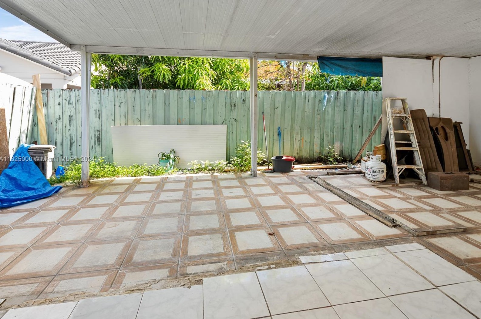 3583 72nd St, Hialeah FL  33018-1711 exterior