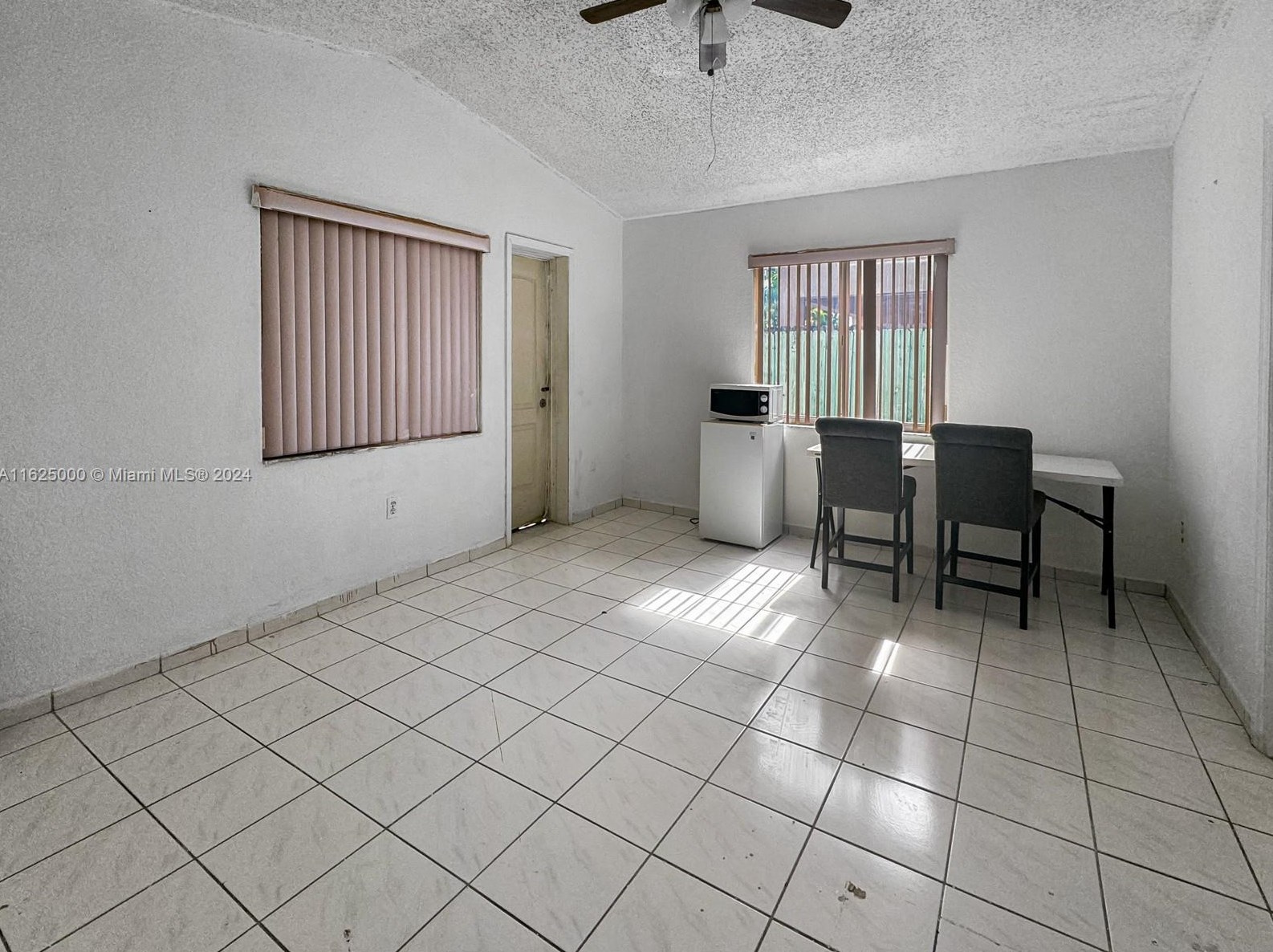3583 72nd St, Hialeah FL  33018-1711 exterior