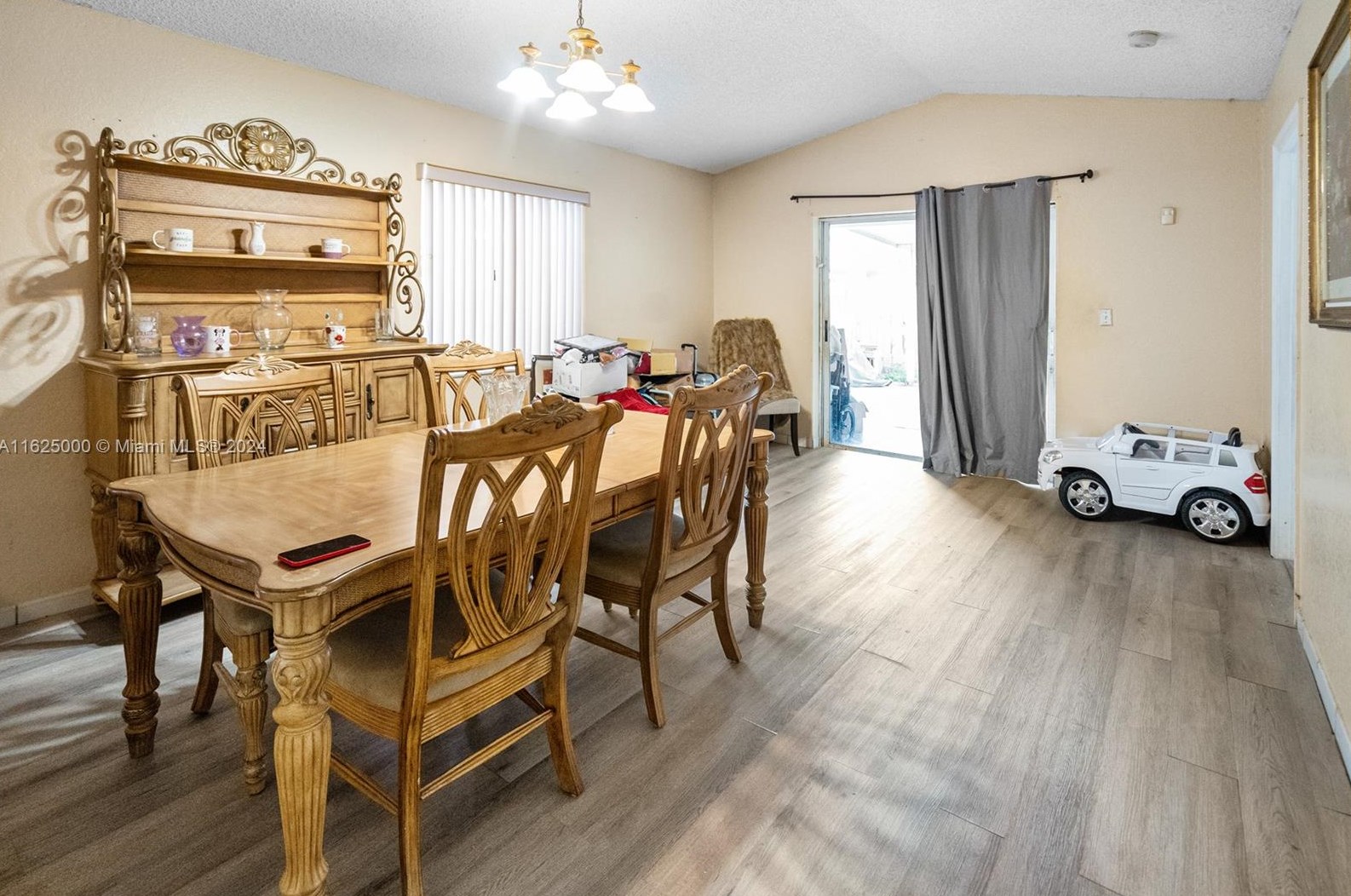 3583 72nd St, Hialeah FL  33018-1711 exterior