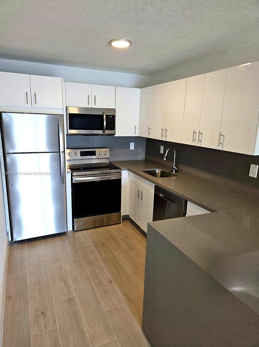 17051 Ne 35th Ave #310, Miami, FL 33160