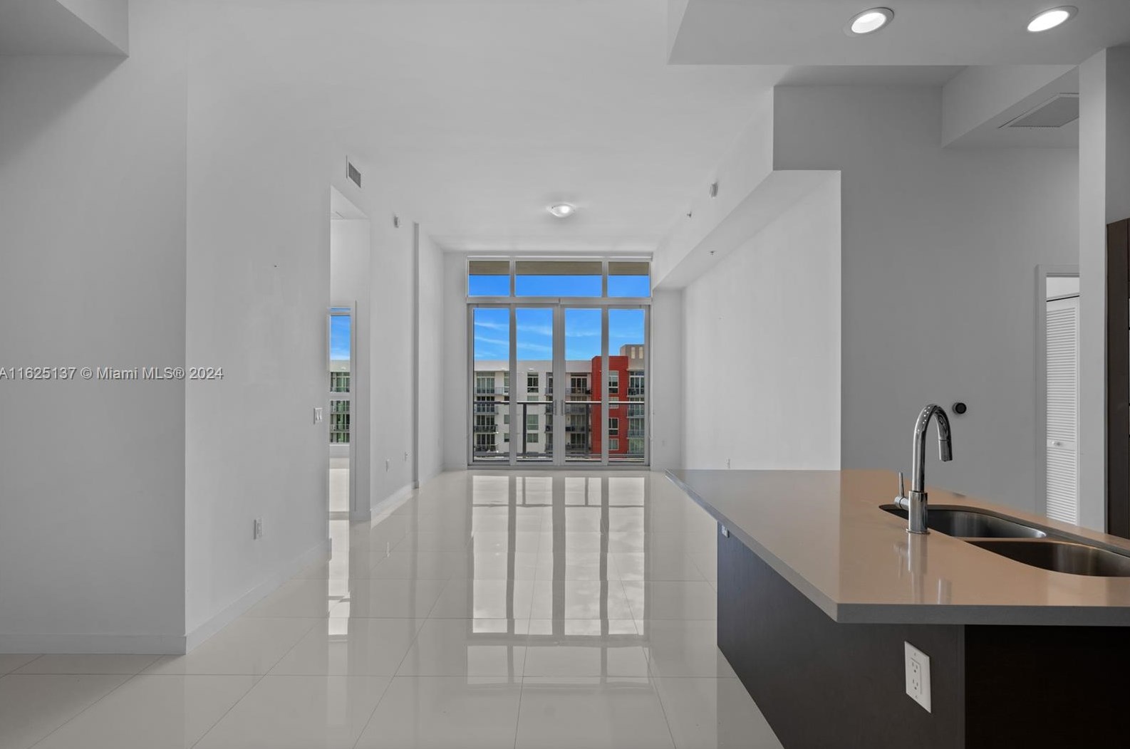 7825 Nw 107th Ave #810, Miami, FL 33178