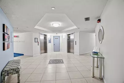 1000 Saint Charles Pl #522, Pembroke Pines, FL 33026 - Photo 4