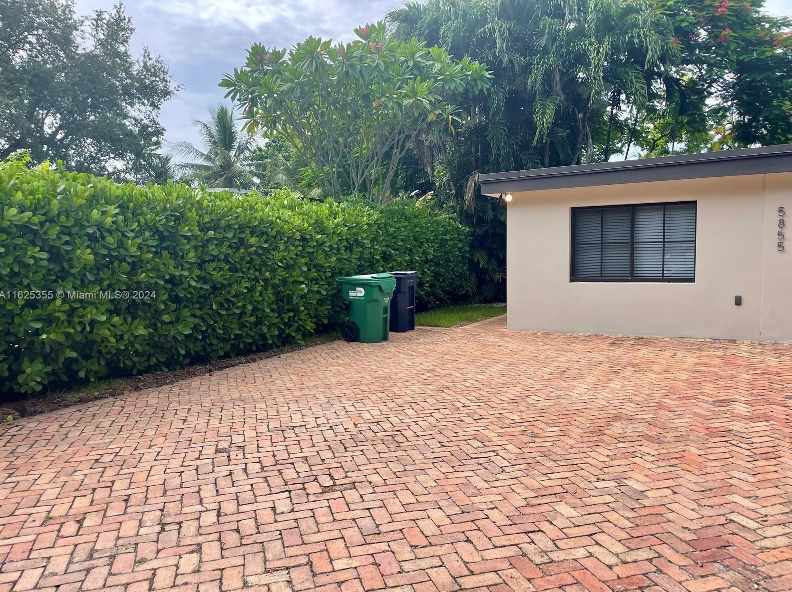 5855 Sw 48th St #b, Miami, FL 33155