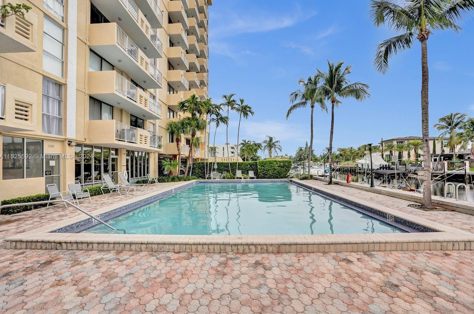 2350 Ne 135th St #202, Miami, FL 33181