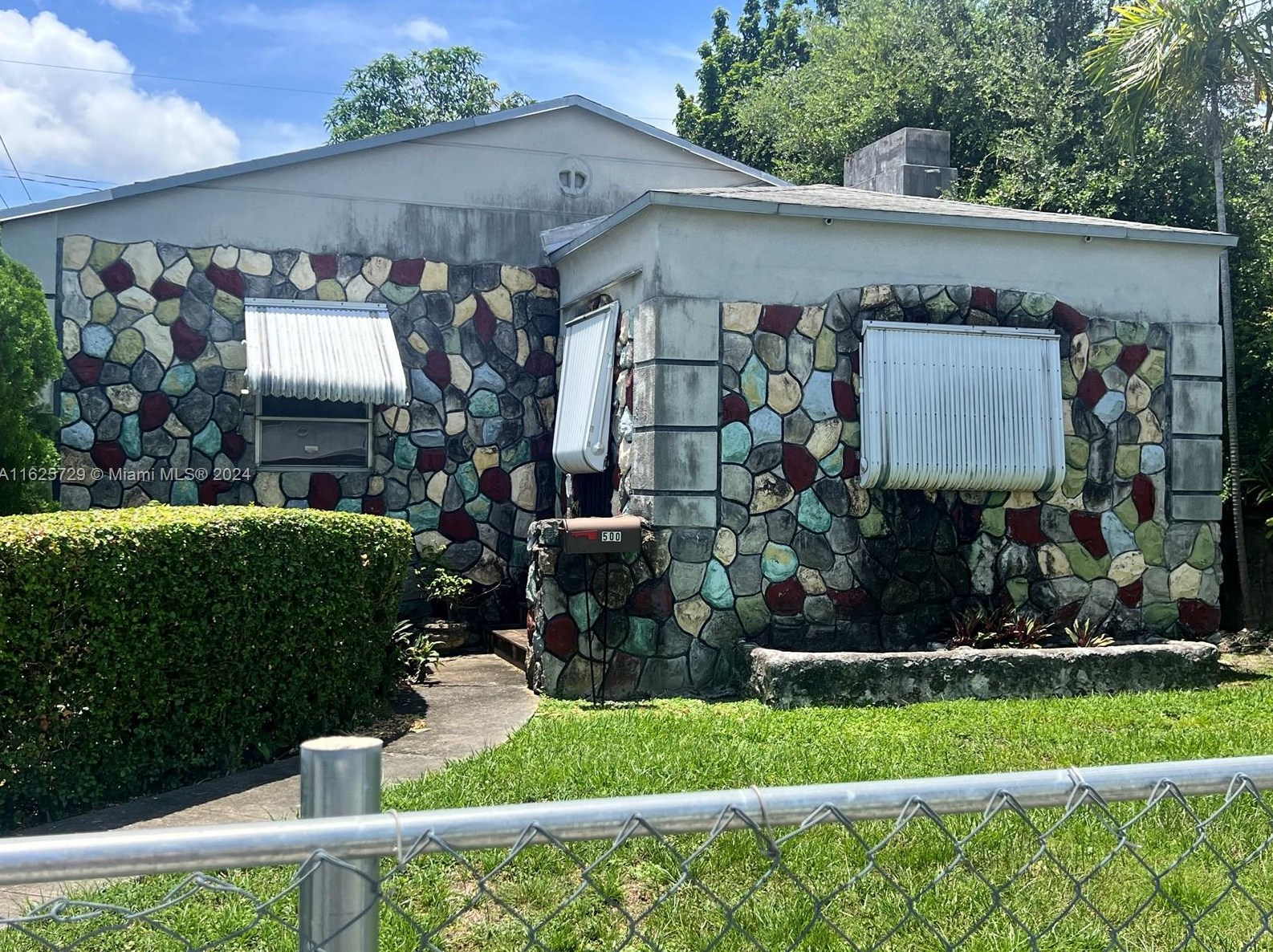 500 46th St, Miami, FL 33127-2673