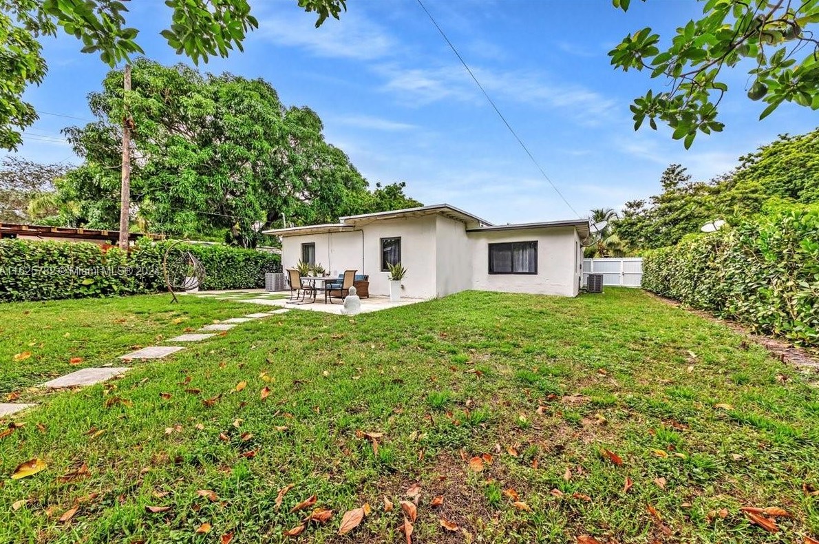 130 127th St, Miami FL 33161-5177 exterior