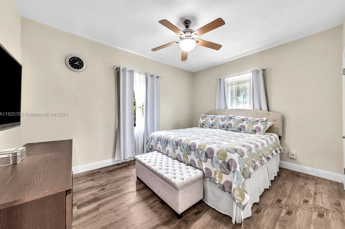 130 127th St, Miami FL 33161-5177 exterior