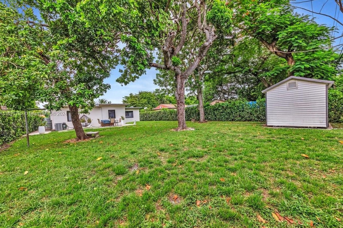 130 127th St, Miami FL 33161-5177 exterior