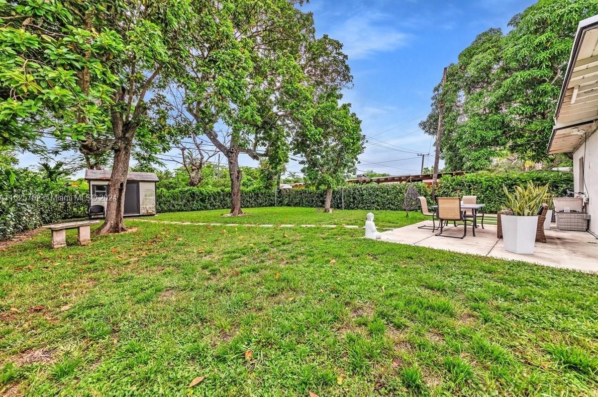 130 127th St, Miami FL 33161-5177 exterior