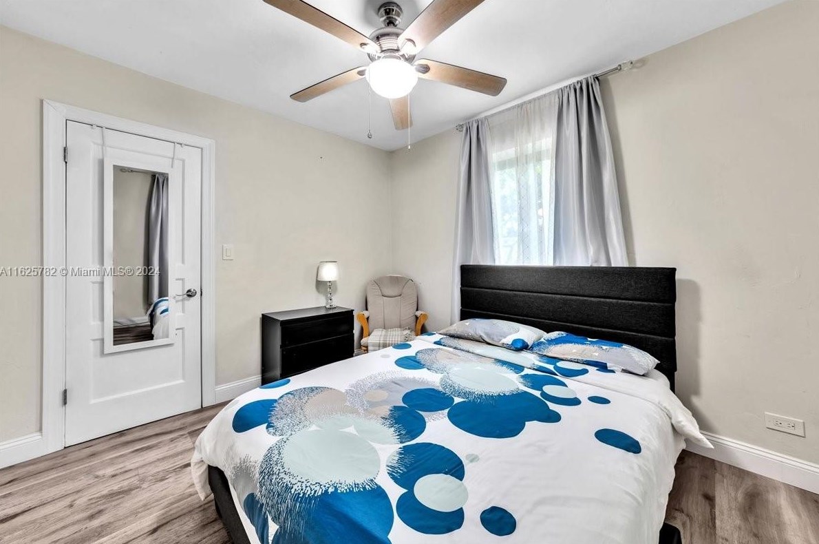 130 127th St, Miami FL 33161-5177 exterior